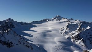 Besneeuwde bergtoppen fotografiereis Alpenvogels