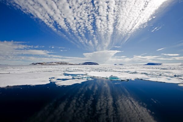 Door de ijszee van IJsland tot Spitsbergen